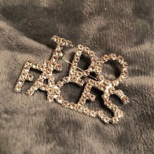 Mary Kay “I do faces” pin